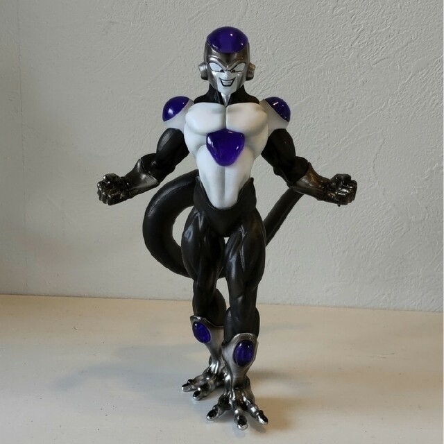 海外製ブラックフリーザフィギュア 18.5cmドラゴンボールフィギュアの