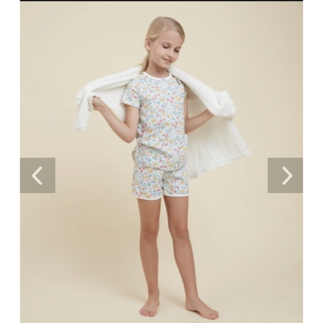 PETIT BATEAU(プチバトー)の新品未使用  プチバトー  半袖  パジャマ  8ans キッズ/ベビー/マタニティのキッズ服女の子用(90cm~)(パジャマ)の商品写真