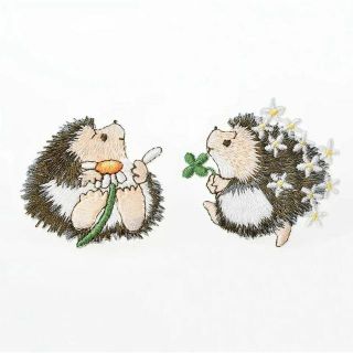 ハリネズミ2匹 刺繍ワッペン パッチ アイロン付着(各種パーツ)