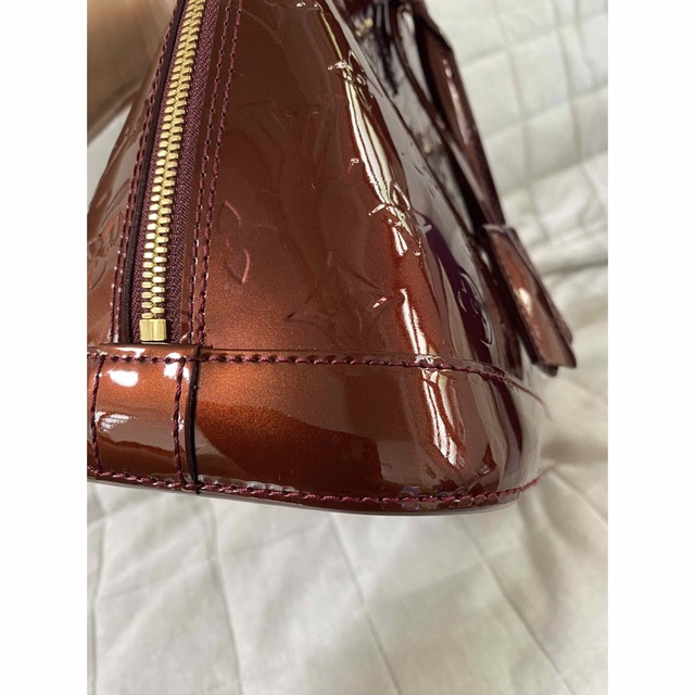 LOUIS VUITTON(ルイヴィトン)の美品 ルイヴィトン アルマ モノグラム・ヴェルニ レディースのバッグ(ハンドバッグ)の商品写真