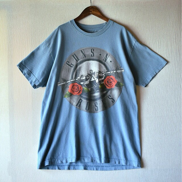 ART VINTAGE(アートヴィンテージ)の古着★Guns N' Roses くすみカラー ロゴ USロック バンドTシャツ メンズのトップス(Tシャツ/カットソー(半袖/袖なし))の商品写真