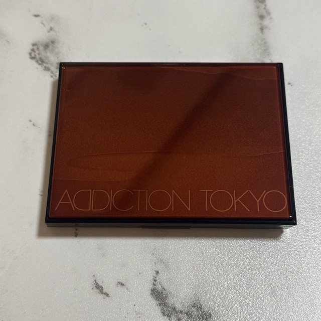 ADDICTION(アディクション)のアディクション　コンパクトアディクション リミテッド エディション001 コスメ/美容のベースメイク/化粧品(アイシャドウ)の商品写真