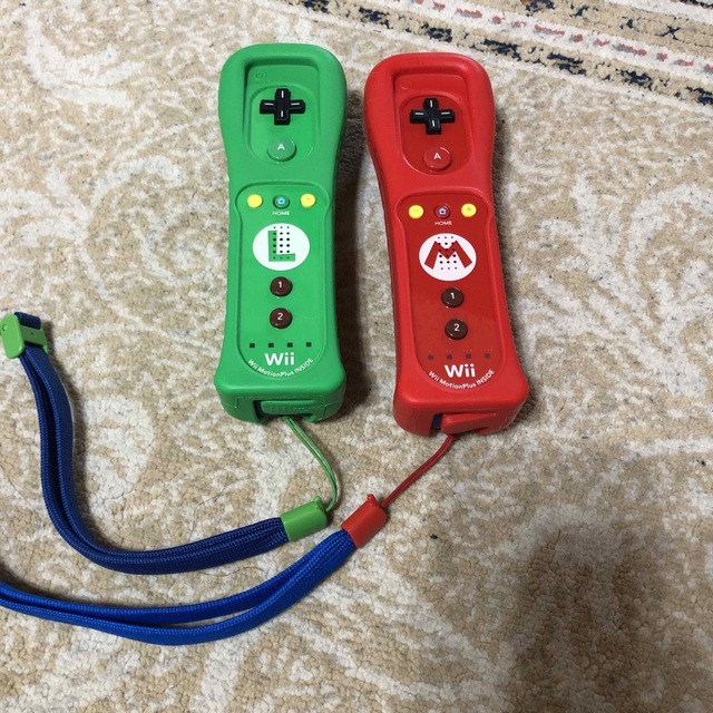 Wii U(ウィーユー)の【中古】Wiiリモコンプラスセット(マリオ＆ルイージ) エンタメ/ホビーのゲームソフト/ゲーム機本体(その他)の商品写真