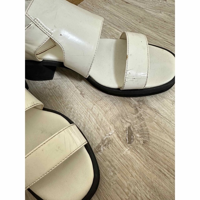 EMODA(エモダ)のスクエアトゥ ローヒール サンダル レディースの靴/シューズ(サンダル)の商品写真