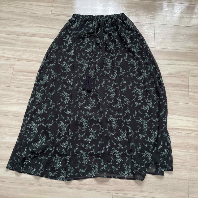 AZUL by moussy(アズールバイマウジー)のAZUL スカート　黒 レディースのスカート(ロングスカート)の商品写真