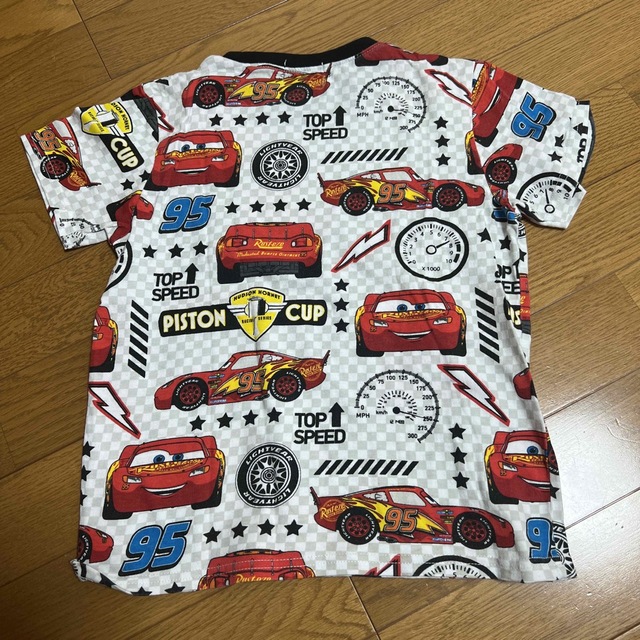 Disney(ディズニー)のディズニー　Tシャツ　カーズ　120 キッズ/ベビー/マタニティのキッズ服男の子用(90cm~)(Tシャツ/カットソー)の商品写真