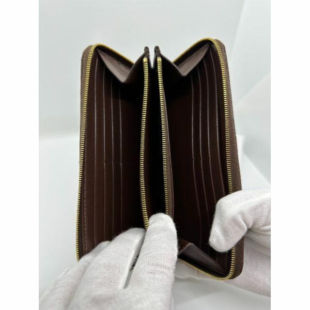【新品】セリーヌ ジップドウォレット 長財布 Cチャーム キルティング