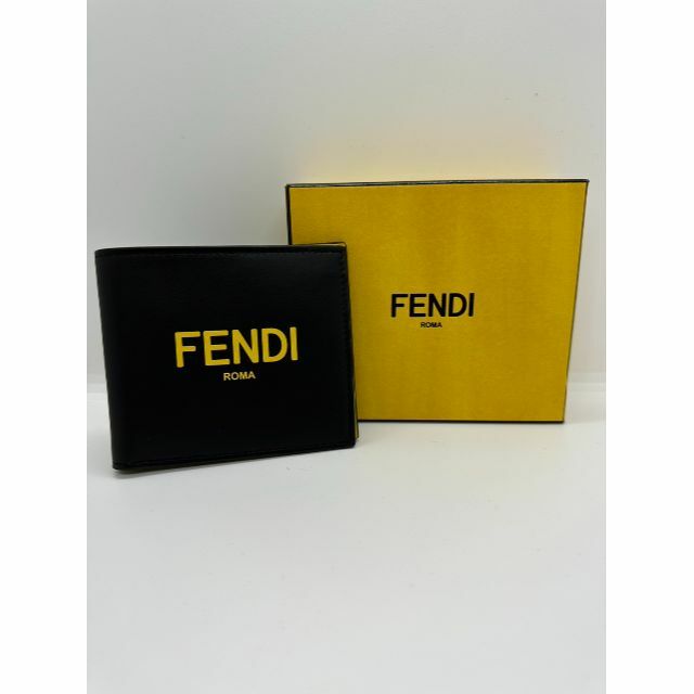ファッション小物【新品】FENDI 降り財布　ロゴ　パスケース