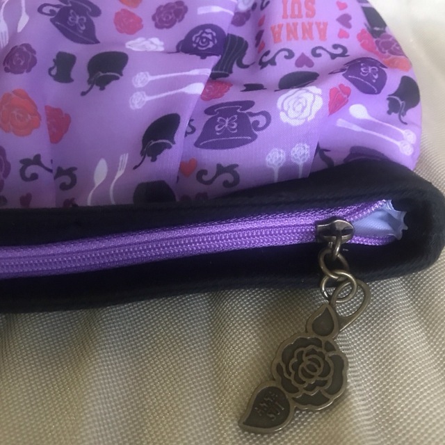 ANNA SUI(アナスイ)のアナスイ❤︎ふわふわポーチ❤︎ティータイム柄 レディースのファッション小物(ポーチ)の商品写真