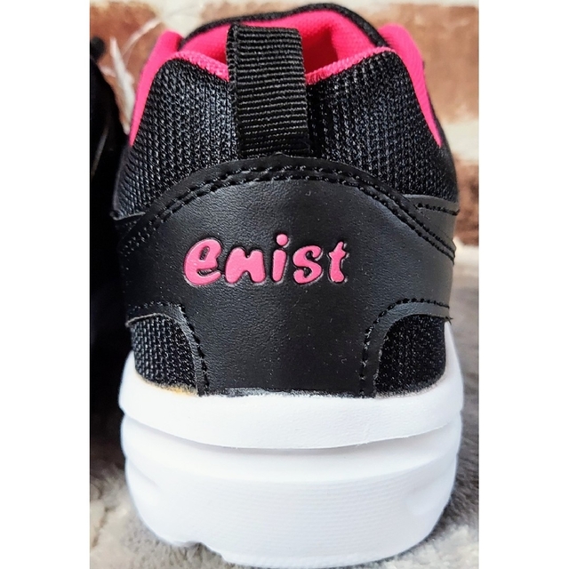Enist.ユニセックス  幅広軽量スニーカー■ブラック、サイズ:25.5cm メンズの靴/シューズ(スニーカー)の商品写真