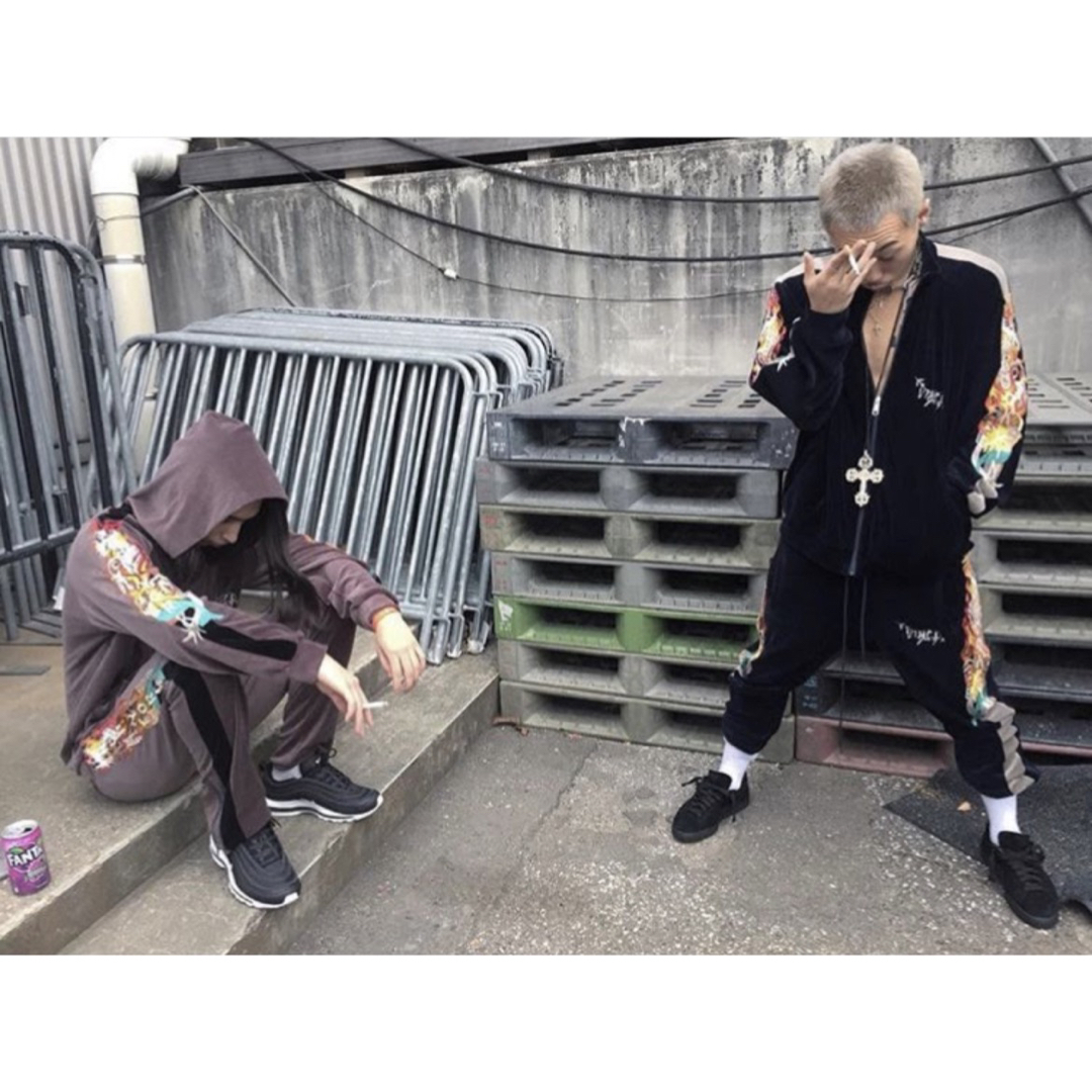 Doublet Chaos ベロア トラックパンツ 17AWの通販 by lazy|ラクマ Doublet Chaos ベロア トラックパンツ 17AWの通販 by lazy|ラクマ