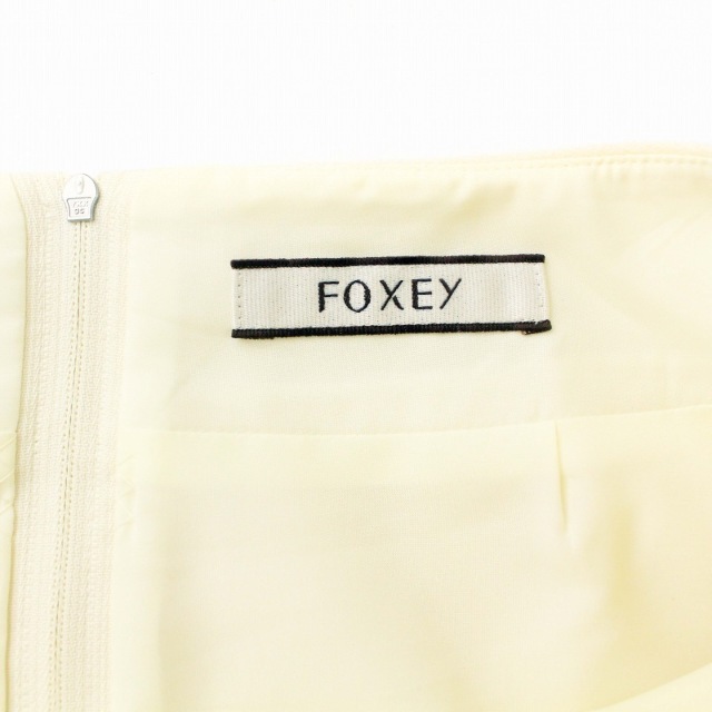 FOXEY(フォクシー)のFOXEY フレアスカート ギャザースカート ひざ丈 ウール 42 XL 白 レディースのスカート(ひざ丈スカート)の商品写真