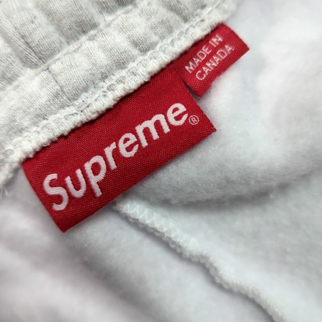 Supreme(シュプリーム)の灰色XL Supreme 22AW Small Box Sweatshort メンズのパンツ(ショートパンツ)の商品写真