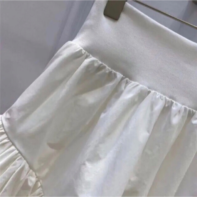 バルーン　ミニスカート　ギャザー　フレア　ウエストゴム　裏地ショートパンツ仕様 レディースのスカート(ミニスカート)の商品写真