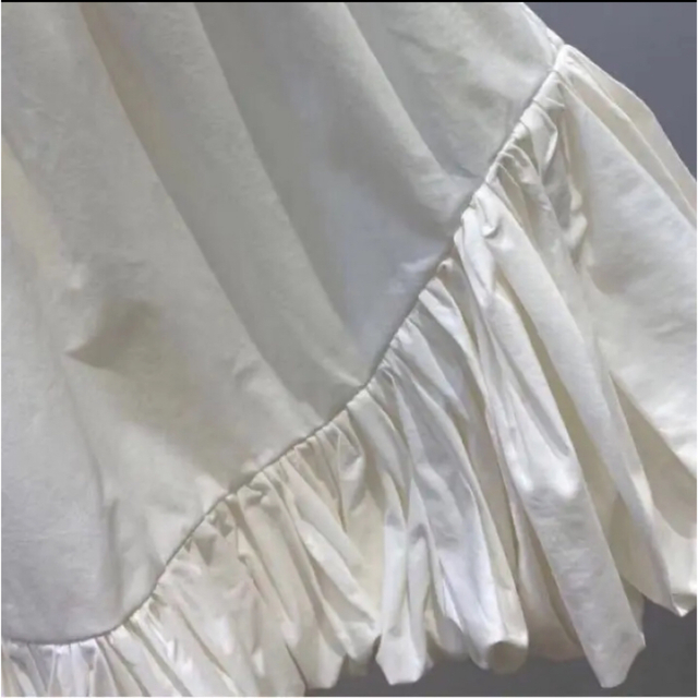 バルーン　ミニスカート　ギャザー　フレア　ウエストゴム　裏地ショートパンツ仕様 レディースのスカート(ミニスカート)の商品写真