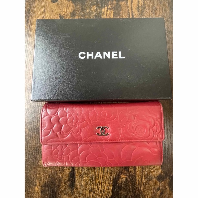 CHANEL(シャネル)の美品　シャネル　ラムスキン　長財布　カメリア レディースのファッション小物(財布)の商品写真