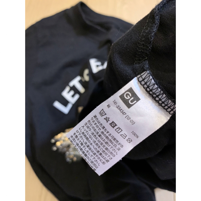 GU(ジーユー)のジーユー　スパンコール半袖Tシャツ　140 キッズ/ベビー/マタニティのキッズ服男の子用(90cm~)(Tシャツ/カットソー)の商品写真