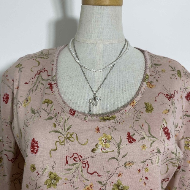 KANEKO ISAO(カネコイサオ)の❣️yosi様専用出品❣️カネコイサオ長袖Tシャツ　袖口＆裾チュールレース🩷。 レディースのトップス(カットソー(長袖/七分))の商品写真