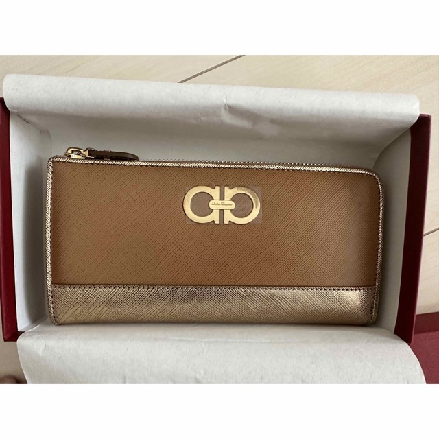 財布 Salvatore Ferragamo サルヴァトーレフェラガモ 長財布 22410円