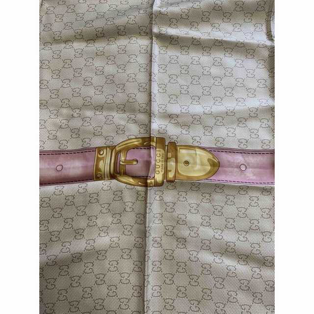 Gucci(グッチ)のGUCCI グッチ　シルク　スカーフ　ピンク レディースのファッション小物(バンダナ/スカーフ)の商品写真