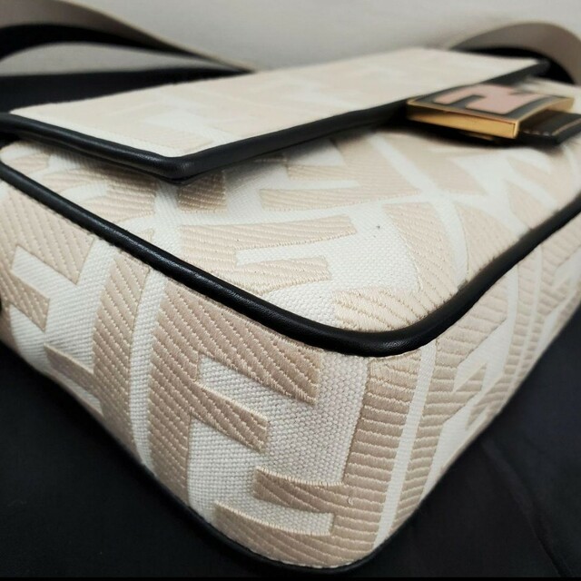 FENDI - FENDI フェンディ ズッカ マンマバゲット2wayジャガード