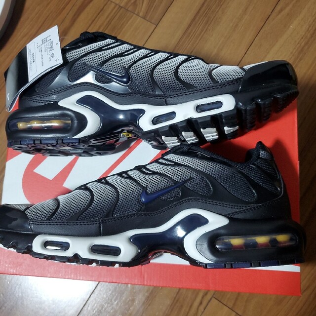 新品未使用　NIKE AIR MAX PLUS SE　27.5cm