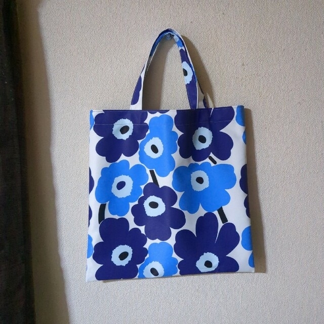 小花柄♪エコバッグ　撥水加工　ブルー ハンドメイドのファッション小物(バッグ)の商品写真