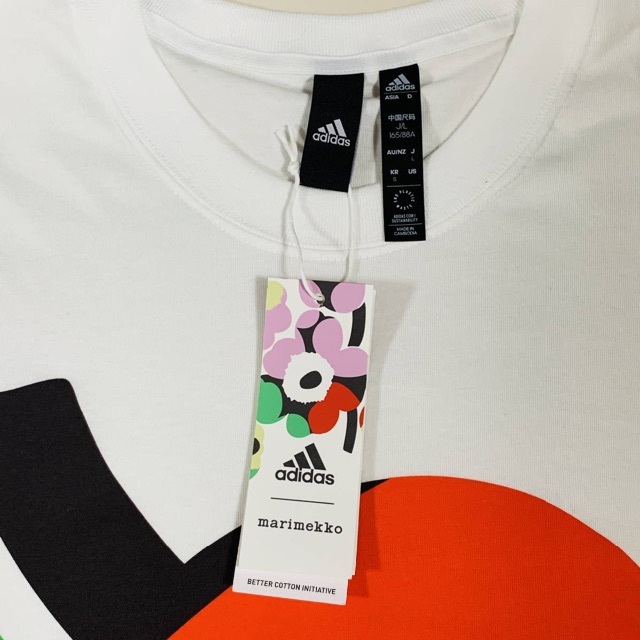 adidas(アディダス)のアディダス マリメッコ コラボ Tシャツ Lサイズ 新品タグ付き未着用品 レディースのトップス(Tシャツ(半袖/袖なし))の商品写真