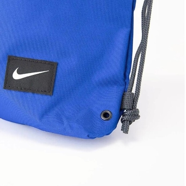 NIKE(ナイキ)の新品　ナイキ　NIKE　ナップザック　プールバック　青　ブルー　リュック　バッグ キッズ/ベビー/マタニティのこども用バッグ(リュックサック)の商品写真