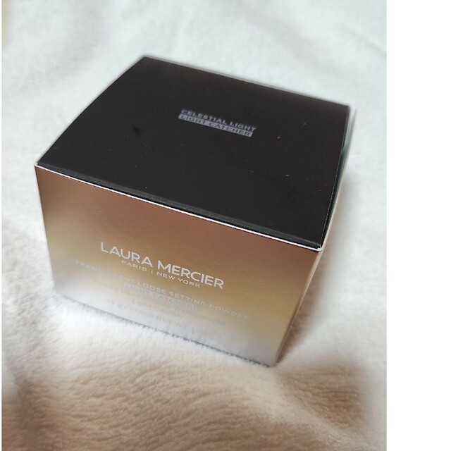 laura mercier(ローラメルシエ)のローラメルシエ  フェースパウダー  値下げ コスメ/美容のベースメイク/化粧品(フェイスパウダー)の商品写真