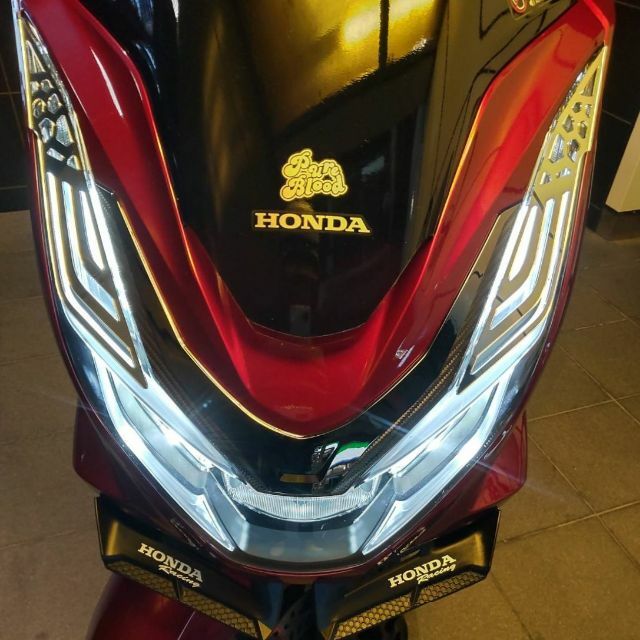 新型PCX(JK05/KF47)フロントウィンカー・ガーニッシュ再入荷 新型PCX(JK05/KF47)フロントウィンカー・ガーニッシュ再入荷