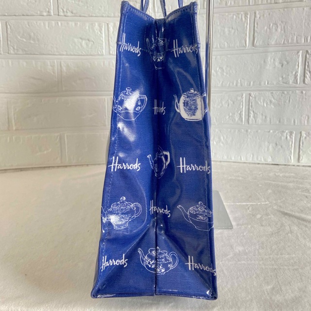 Harrods(ハロッズ)のハロッズ　ティーカップ　ブルー　トートバック レディースのバッグ(トートバッグ)の商品写真