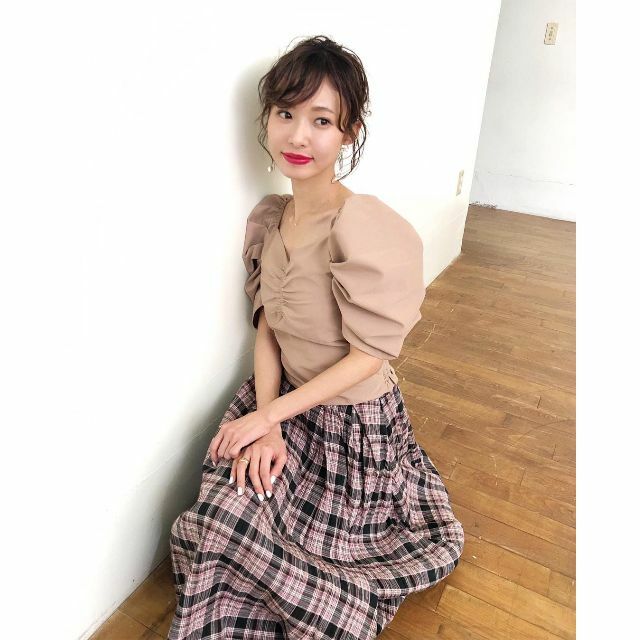 Cherie Mona(シェリーモナ)の【Cherie Mona】ギャザーパフスリーブTOPS レディースのトップス(シャツ/ブラウス(半袖/袖なし))の商品写真