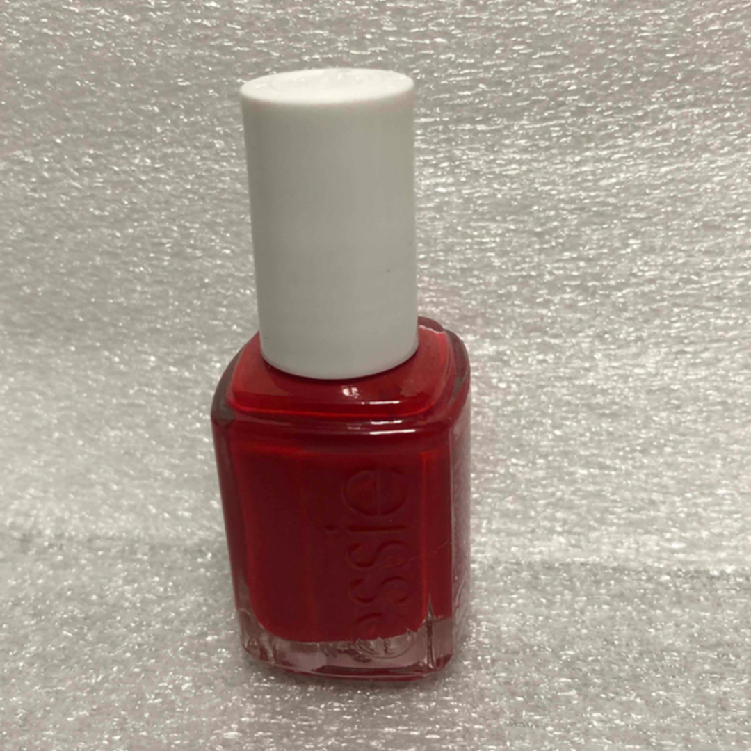 Essie(エッシー)のエッシー　essie ネイルポリッシュ　15ml レッド コスメ/美容のネイル(マニキュア)の商品写真