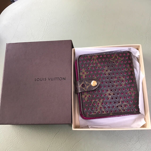 LOUIS VUITTON(ルイヴィトン)のルイヴィトン ピンク お財布 二つ折り レディース レディースのファッション小物(財布)の商品写真