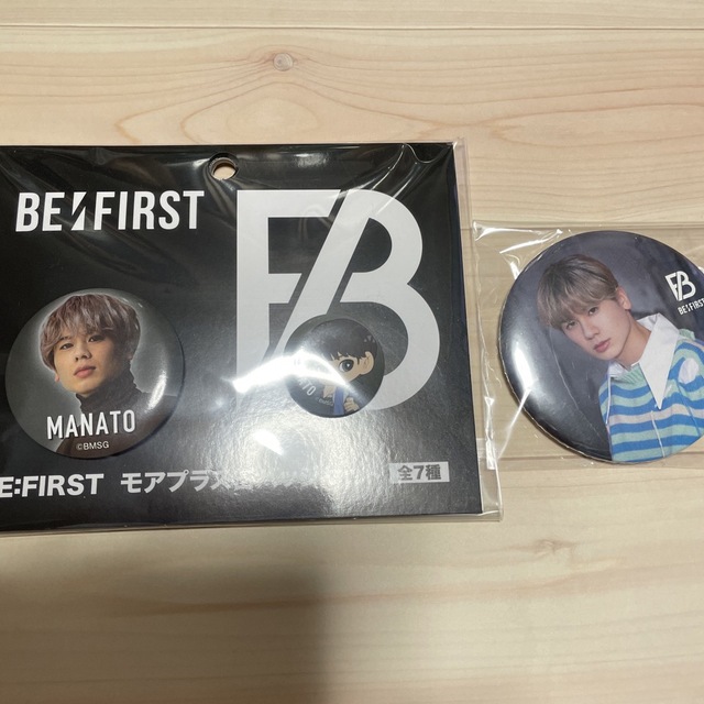 BE:FIRST(ビーファースト)のBE FIRST  マナト　バッチ エンタメ/ホビーのタレントグッズ(アイドルグッズ)の商品写真