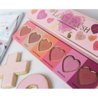 トゥフェイス(Too Faced)のtoofaced★LOVEFLASH ラブフラッシュ チークパレッド 6色入り(チーク)