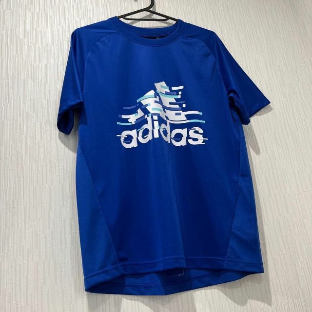 adidas(アディダス)の[アディダス] 半袖 Tシャツ キッズ ライト ブルー　140㎝ キッズ/ベビー/マタニティのキッズ服男の子用(90cm~)(Tシャツ/カットソー)の商品写真