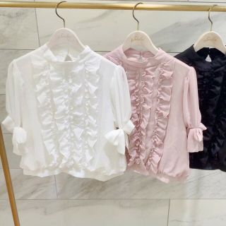 スワンキス(Swankiss)の［タグ付き新品］swankiss♡フリルブラウス(シャツ/ブラウス(半袖/袖なし))