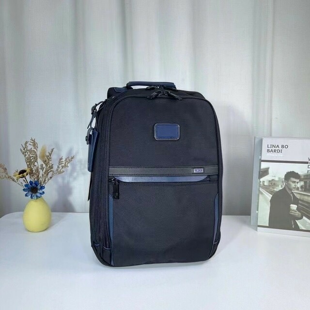 激安大特価!】【激安大特価!】TUMI Slim バックパック 青パッチ