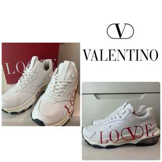 ヴァレンティノ(VALENTINO)の美品　VALENTINO ホワイトレザー　LOVEロゴ　スニーカー(スニーカー)