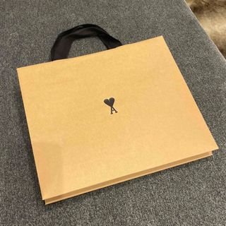 ami - amiparis ショッパーの通販 by ぽんちょ's shop |アミならラクマ