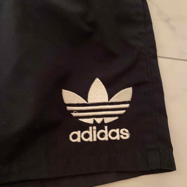 adidas(アディダス)のkids adidasショートパンツ キッズ/ベビー/マタニティのキッズ服男の子用(90cm~)(パンツ/スパッツ)の商品写真