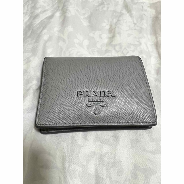 PRADA プラダ　財布　折り財布　箱あり