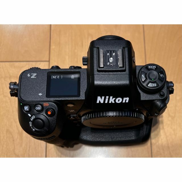 Nikon(ニコン)の【おまけ付き極美品】Nikon (ニコン) Z 9 ボディ スマホ/家電/カメラのカメラ(ミラーレス一眼)の商品写真