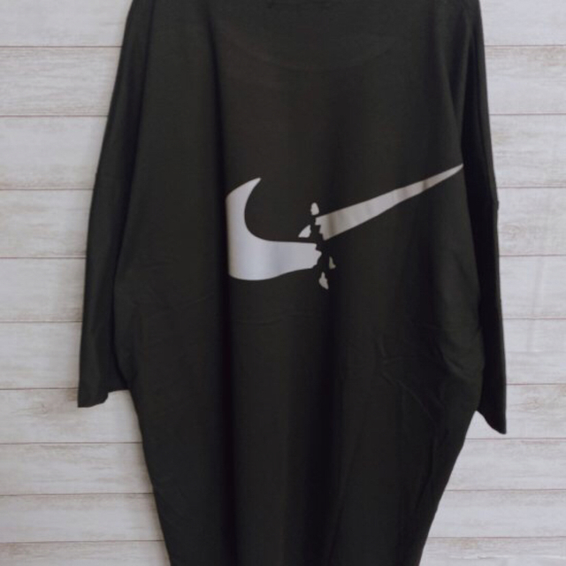 光る バックロゴ 反射ビッグサイズ Tシャツ ブラック 黒 メンズのトップス(Tシャツ/カットソー(半袖/袖なし))の商品写真