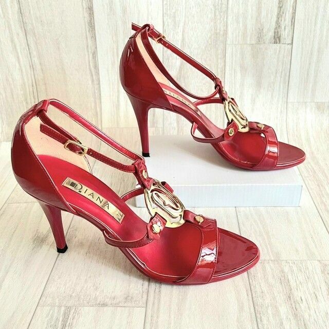 DIANA(ダイアナ)のDIANA ダイアナ ハイヒール サンダル 赤 エナメル ゴールド金具 レディースの靴/シューズ(サンダル)の商品写真