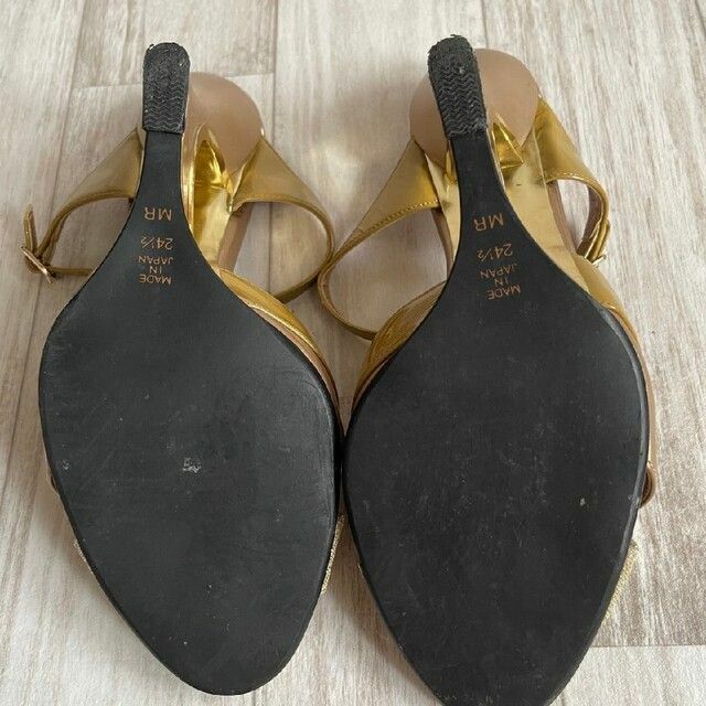DIANA(ダイアナ)のDIANA ダイアナ ハイヒール ストラップサンダル ゴールド ウェッジソール レディースの靴/シューズ(サンダル)の商品写真