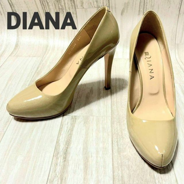 DIANAエナメルピンヒールパンプス ベージュ - ハイヒール