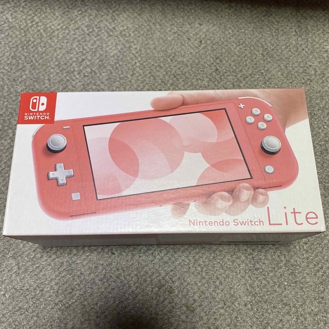 Nintendo Switch(ニンテンドースイッチ)のNintendo Switch lite コーラル 新品未開封 エンタメ/ホビーのゲームソフト/ゲーム機本体(家庭用ゲーム機本体)の商品写真